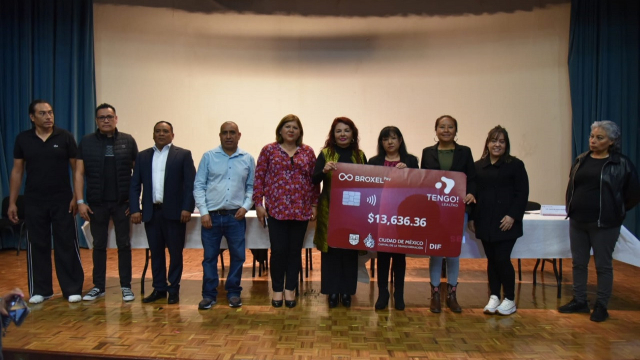 ENTREGA DIF DE LA CIUDAD DE MÉXICO APOYOS ECONÓMICOS PARA MEJORAR LOS COMEDORES POPULARES